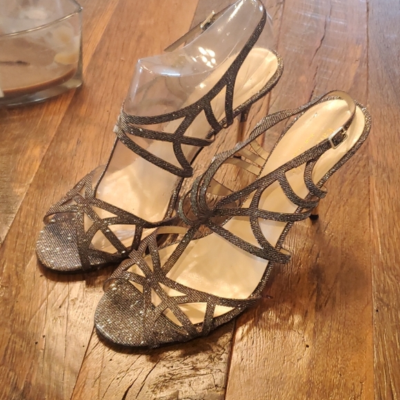 Kate Spade Metallic Strappy Sandal; sz 9B - Picture 1 of 9